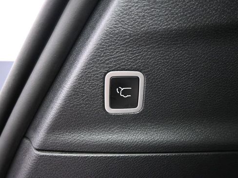 Used 2024 Chrysler Pacifica Limited w/ Uconnect Theater Family Group AWD/4WD image 34