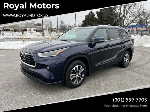 Used 2021 Toyota Highlander XLE image 1