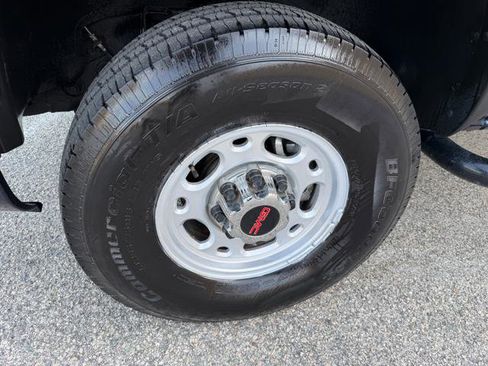 Used 2006 GMC Sierra 2500 SLE w/ Snow Plow Prep Package image 44