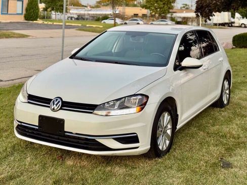 Used 2018 Volkswagen Golf S FWD image 3
