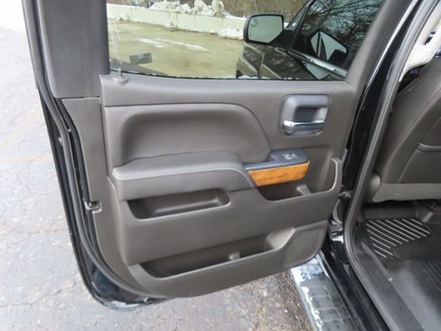 Used 2018 Chevrolet Silverado 1500 High Country image 37