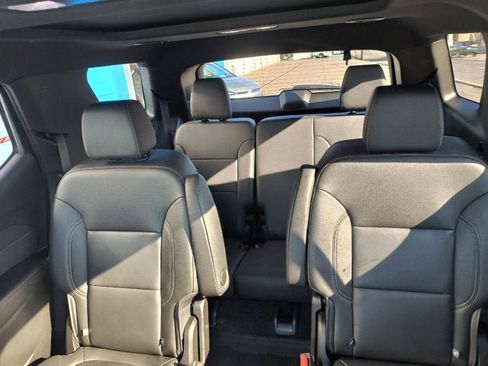 Used 2023 Chevrolet Traverse LT w/ LT Premium Package AWD/4WD image 10