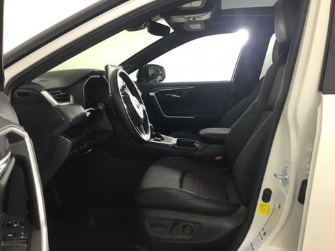 Used 2021 Toyota RAV4 XSE image 9
