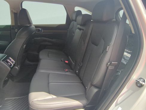 New 2026 Kia Sorento S w/ S Panoramic Sunroof Package FWD image 9