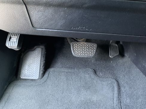 Used 2019 Toyota 4Runner Limited AWD/4WD image 17