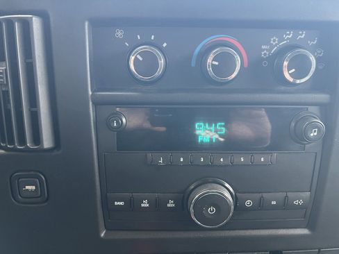 Used 2009 Chevrolet Express 3500 image 15