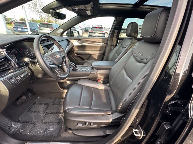 Used 2022 Cadillac XT5 Premium Luxury w/ Technology Package AWD/4WD image 25