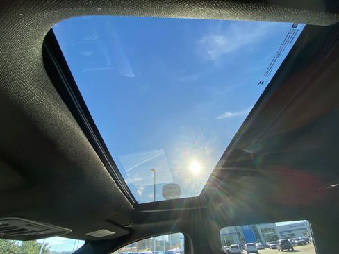 Used 2024 GMC Sierra 1500 AT4 w/ Technology Package image 24