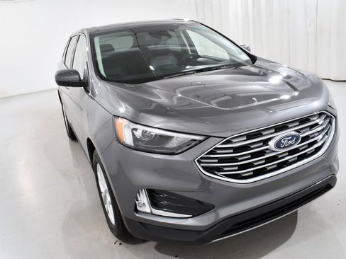 Used 2022 Ford Edge SEL w/ Convenience Package image 4