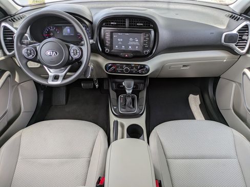 Used 2020 Kia Soul LX FWD image 11