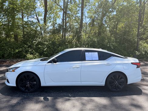 Used 2020 Nissan Altima 2.5 SR FWD image 6