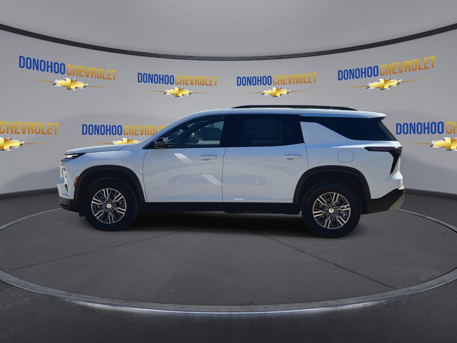 New 2027 Chevrolet Traverse LT FWD image 8
