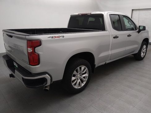 Used 2020 Chevrolet Silverado 1500 Custom w/ Custom Value Package AWD/4WD image 9