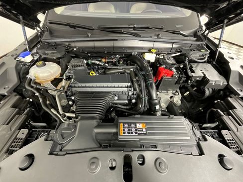 Used 2025 Lincoln Nautilus Premier image 28