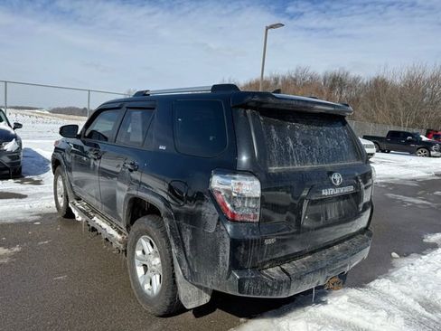 Used 2019 Toyota 4Runner SR5 Premium image 8