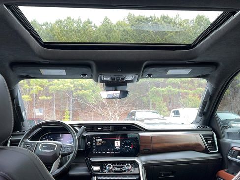 Used 2024 GMC Sierra 3500 Denali Ultimate image 28