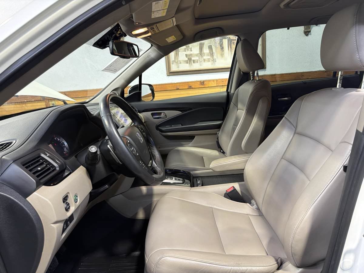 Used 2017 Honda Pilot Touring image 16