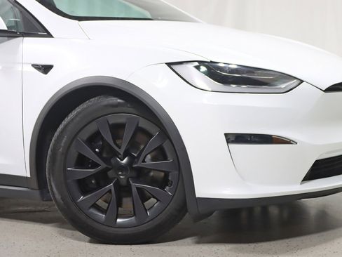 Used 2023 Tesla Model X image 5
