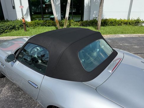 Used 2002 BMW Z8 RWD image 11