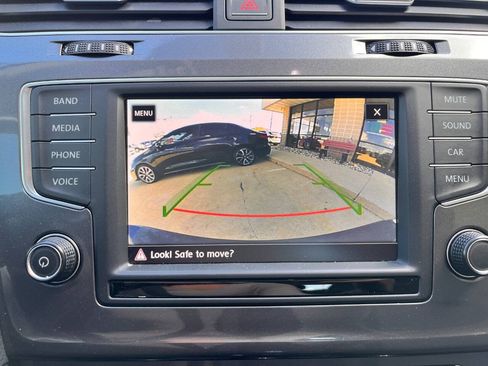 Used 2017 Volkswagen Golf Alltrack SE AWD/4WD image 16