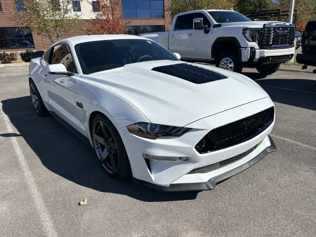Used 2019 Ford Mustang GT Premium w/ GT Performance Package RWD image 3