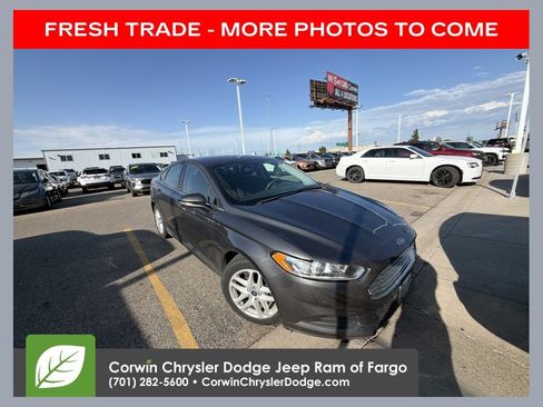 Used 2016 Ford Fusion SE FWD image 1