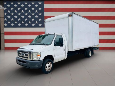 Used 2011 Ford E-450 and Econoline 450 Super Duty RWD image 1