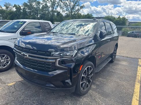 Used 2022 Chevrolet Tahoe RST w/ Luxury Package AWD/4WD image 23