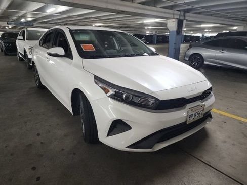 Certified 2024 Kia Forte LXS w/ LXS Technology Package FWD image 2