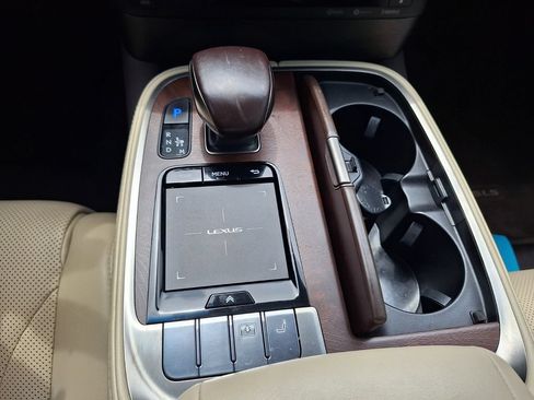 Used 2019 Lexus LS 500 w/ Accessory Package (Z2) RWD image 16