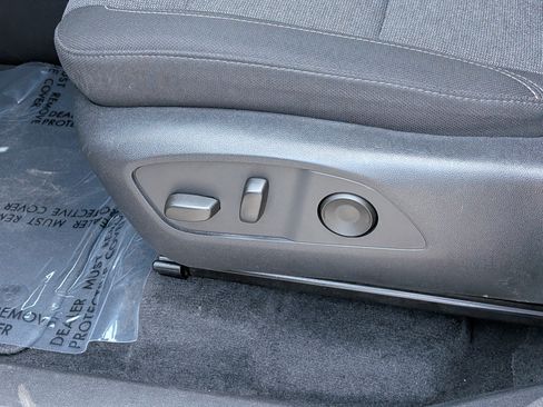 Used 2025 GMC Acadia Elevation FWD image 22