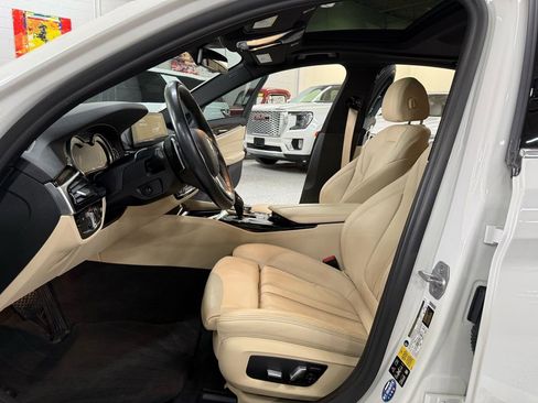 Used 2018 BMW 530i xDrive image 10