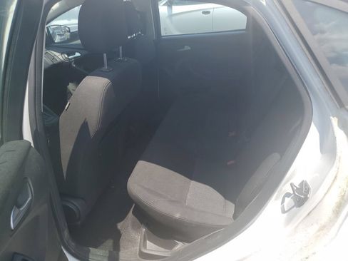 Used 2017 Ford Focus SE FWD image 5