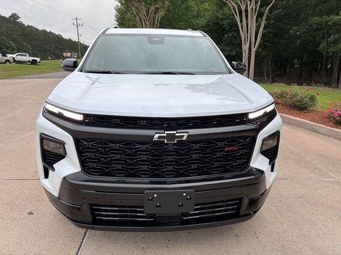 New 2026 Chevrolet Traverse RS w/ LPO, Floor Liner Package FWD image 2