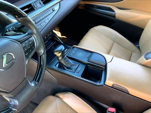 Used 2020 Lexus ES 350 Ultra Luxury image 15