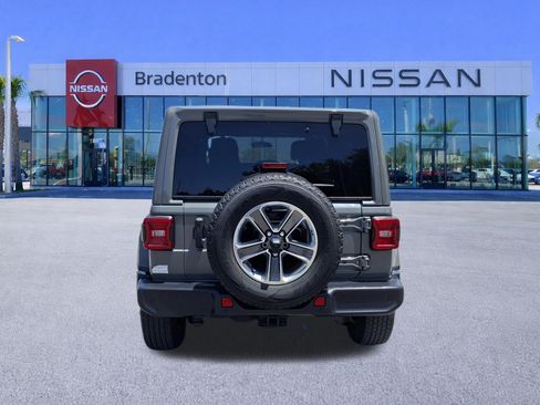 Used 2020 Jeep Wrangler Unlimited Sahara w/ LED Lighting Group AWD/4WD image 6