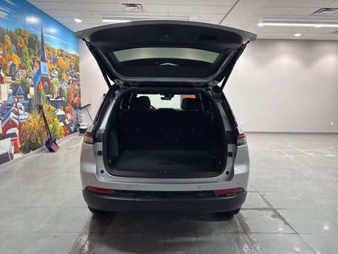 New 2025 Jeep Grand Cherokee Limited AWD/4WD image 44