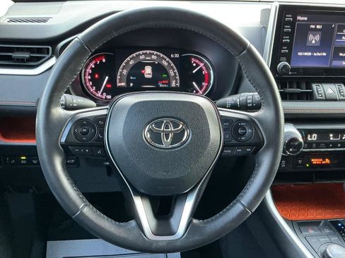 Used 2020 Toyota RAV4 Adventure w/ Convenience Package AWD/4WD image 18