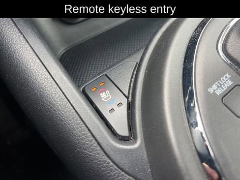 Used 2011 Kia Sportage SX w/ Premium Pkg w/Leather Seats image 11