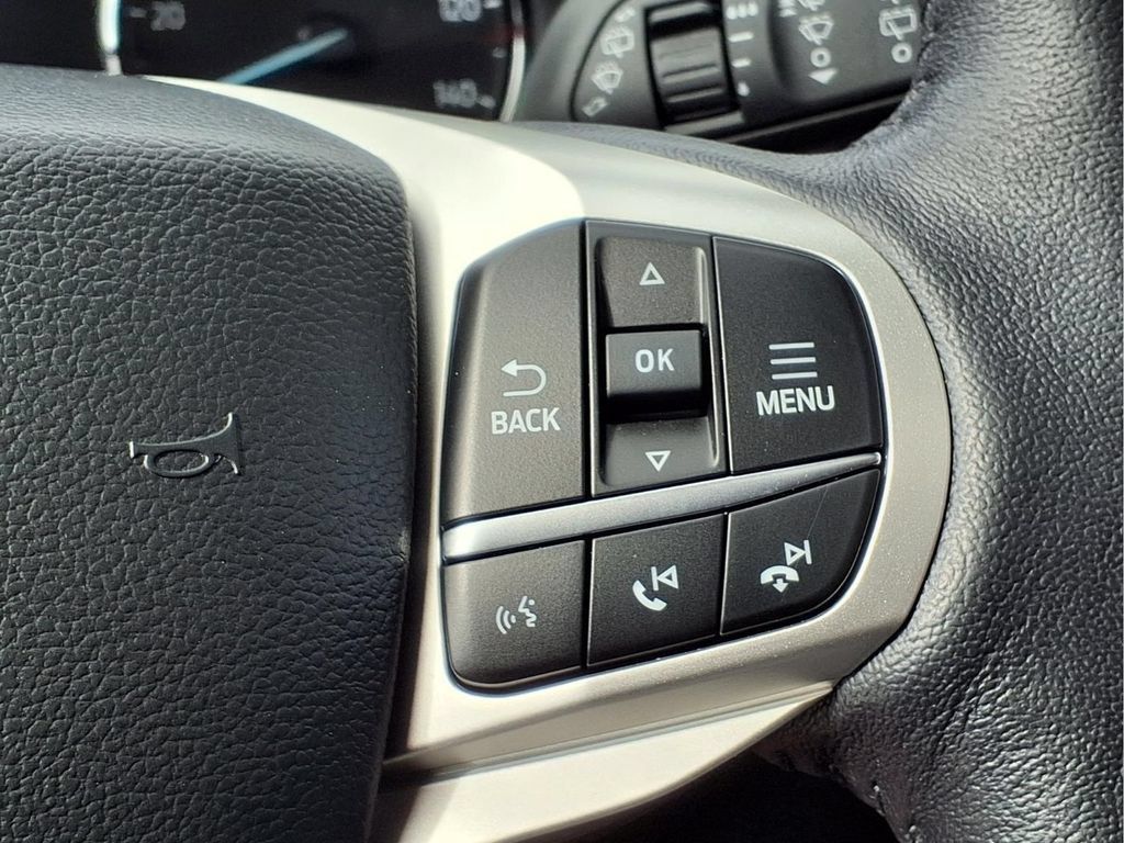 Used 2023 Ford Explorer XLT w/ Equipment Group 202A AWD/4WD image 23