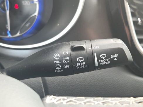 Used 2023 Chrysler Pacifica Touring-L image 46