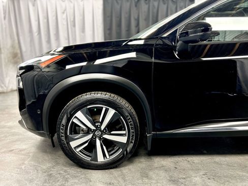 Used 2021 Nissan Rogue Platinum image 9