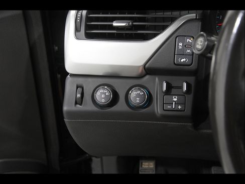 Used 2018 Chevrolet Tahoe Premier AWD/4WD image 6
