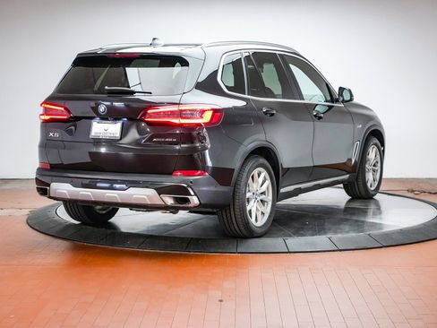 Certified 2023 BMW X5 xDrive45e w/ Climate Comfort Package AWD/4WD image 4