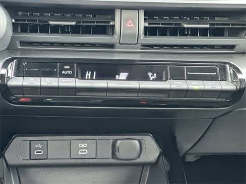 Used 2024 Toyota Prius Limited image 14