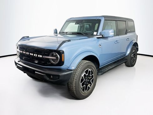 Used 2023 Ford Bronco Outer Banks AWD/4WD image 3