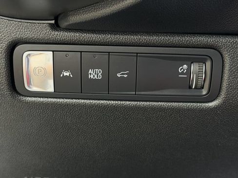 Certified 2024 Chevrolet Equinox EV RS FWD image 22