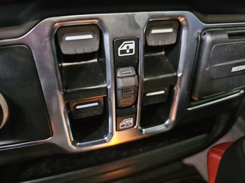 Used 2025 Jeep Gladiator Sport AWD/4WD image 22