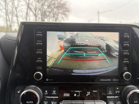 Used 2022 Toyota Highlander XLE image 31