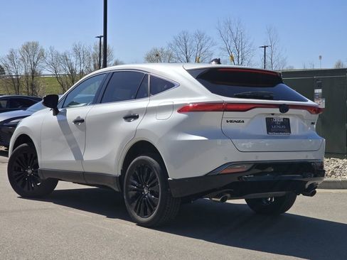 Used 2023 Toyota Venza Nightshade image 24